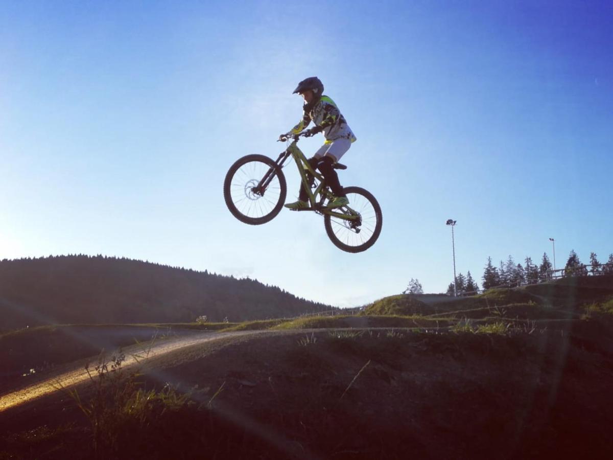 Bergkristall Direkt Am Bikepark Und Skigebiet, 2 Schlafzimmer, Terrasse, Abschliessbarer Keller วินเทอร์แบร์ก ภายนอก รูปภาพ
